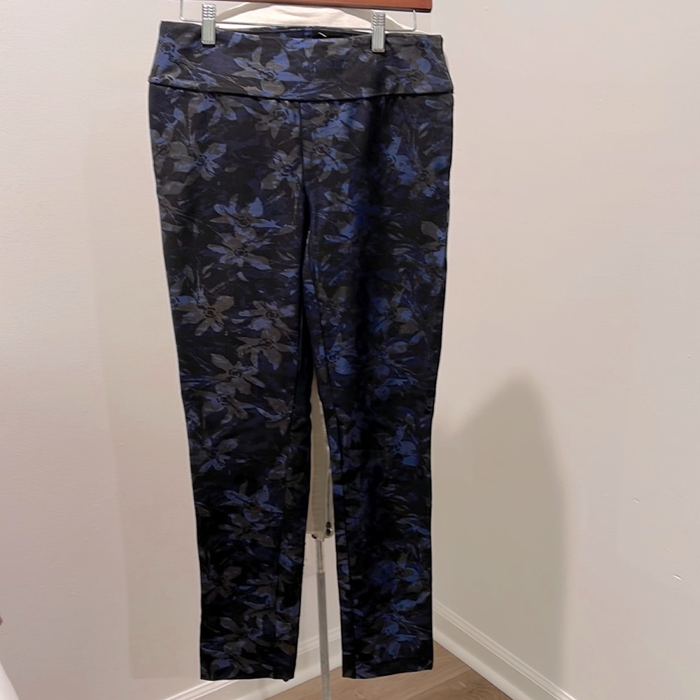 Carmen carmen mark valvo  skinny pants , size M, EUC.